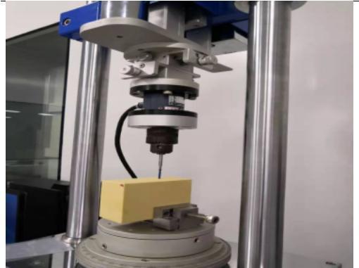 接骨釘的軸向撥出和扭轉旋入與生物旋出力學測試機