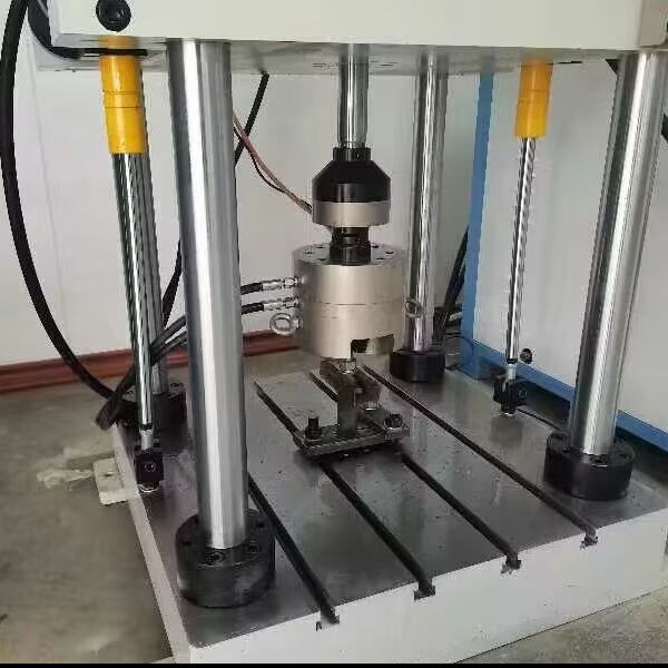 1697078909630090.png 4汽車緩沖器耐用疲勞試驗機.png